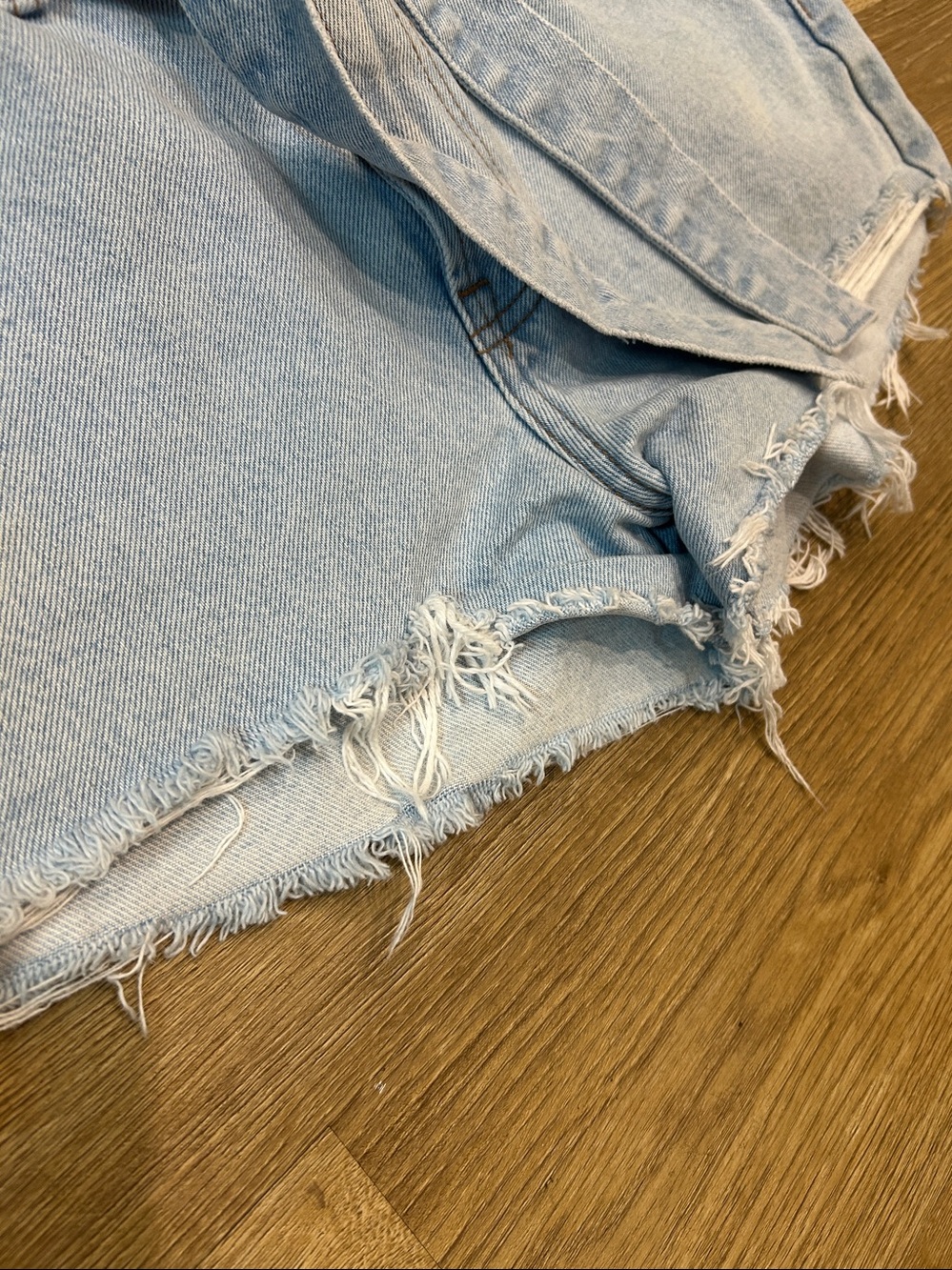 Vintage Y2K Abercrombie & Fitch Natural Rise Denim Belted Shorts |Size 27/4 - Picture 3 of 6